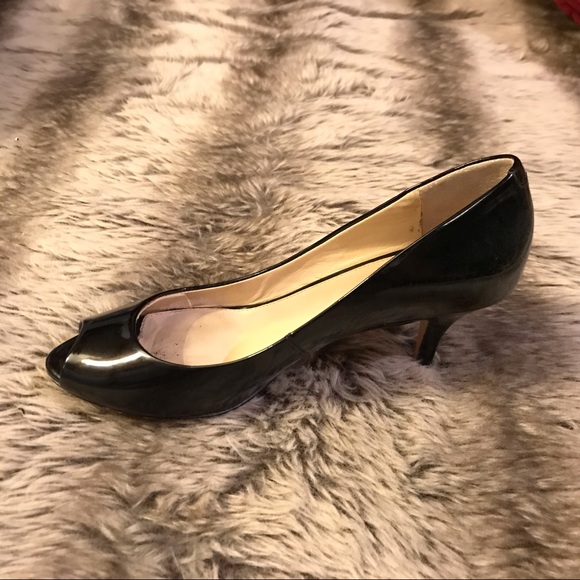 Black patent peep toe heels - Picture 2 of 3